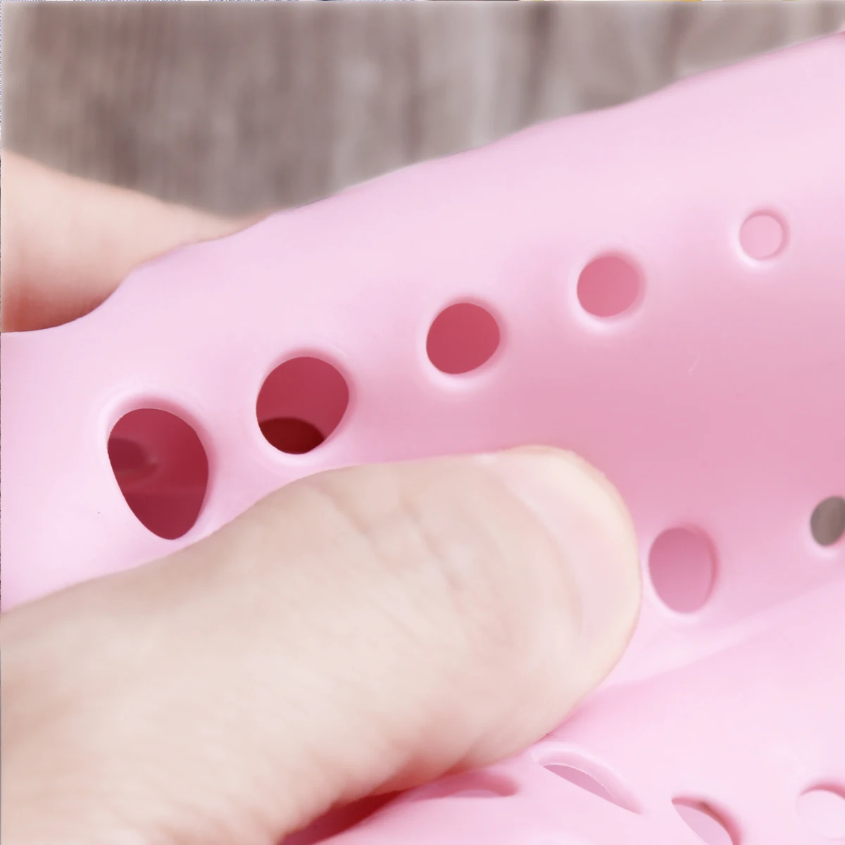 

Sink Hanging Storage Drain Basket Pvc Porous Design Easy Installation Snap Hook Kitchen Bathroom Sink Organizer (Pink)