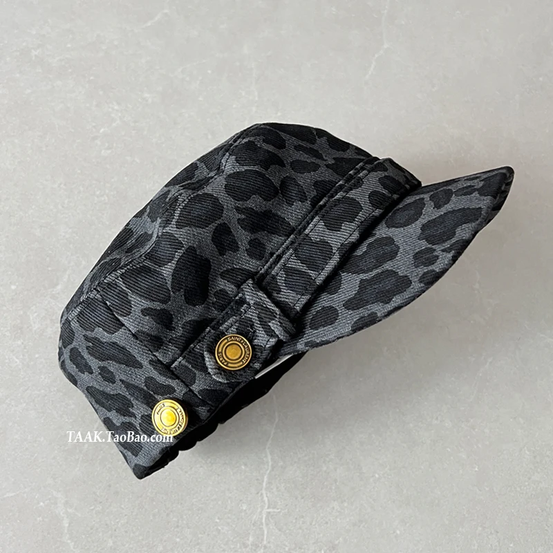 

New Fashion Metal Buckle Leopard Print Flat Top Berets for Women Summer Autumn Travel Versatile Niche Retro Equestrian Hats