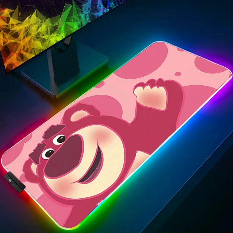 

Светодиодный коврик для мыши Kawaii Strawberry Bear Lotso Аниме Игровые аксессуары RGB Коврик для мыши Геймер ПК Компьютерная клавиатура Настольный коврик Подсветка