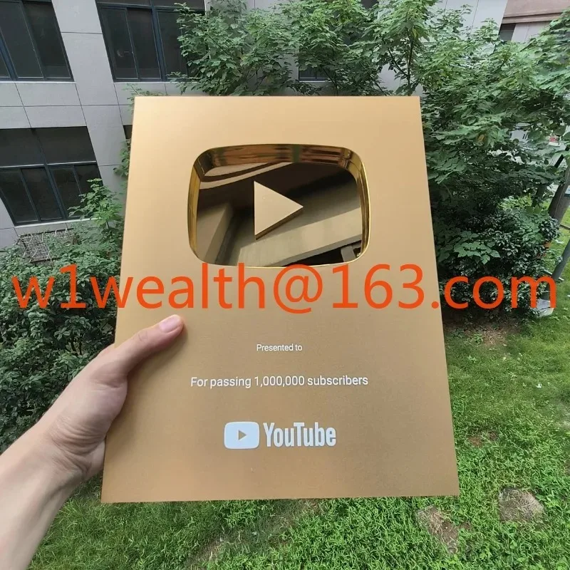 لوحة جائزة زر تشغيل YouTube المخصصة باللون الذهبي، جائزة YouTube المخصصة