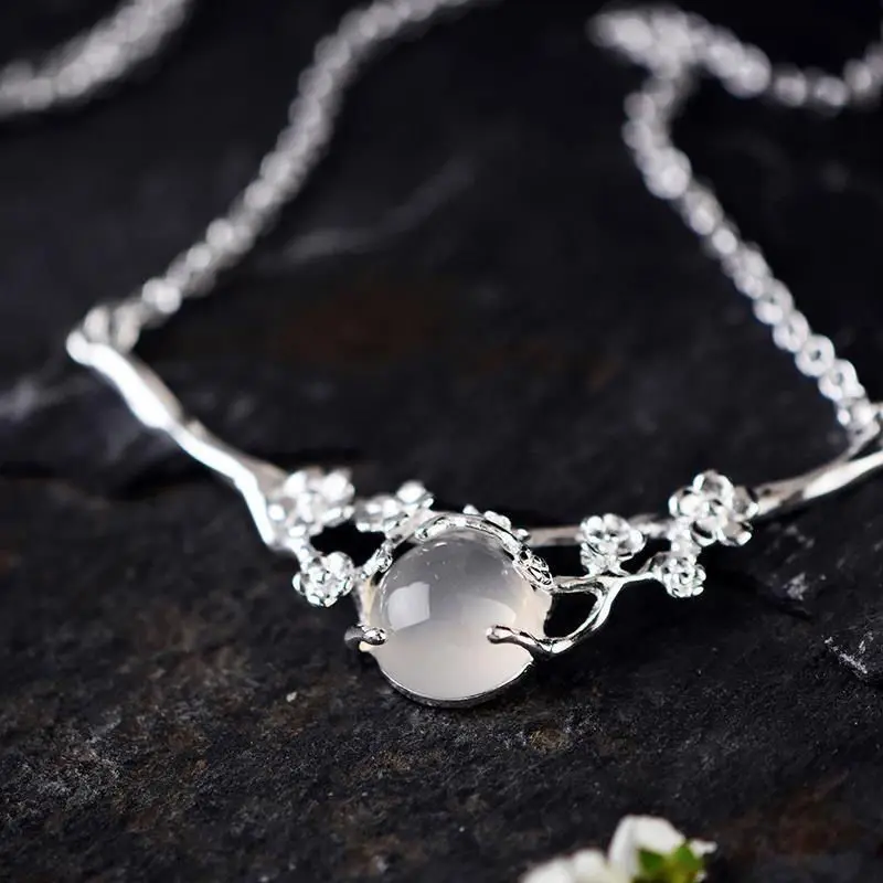 Designer Original Craft Irregular Plum Blossom Egg Round Pendant Necklace Retro Aristocratic Charm Women's Silver Jewelry