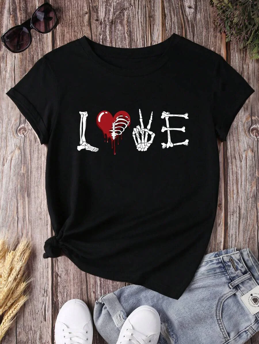 

Plus - Size Black Short - Sleeve Tee with “LOVE” Skull & Blood - heart Print