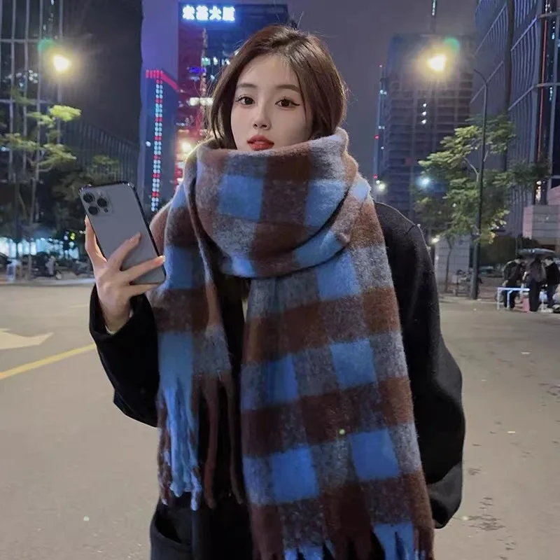 Autumn and winter thick high-end atmosphere women's scarf, contrasting color plaid versatile shawl, plush scarf for warmth