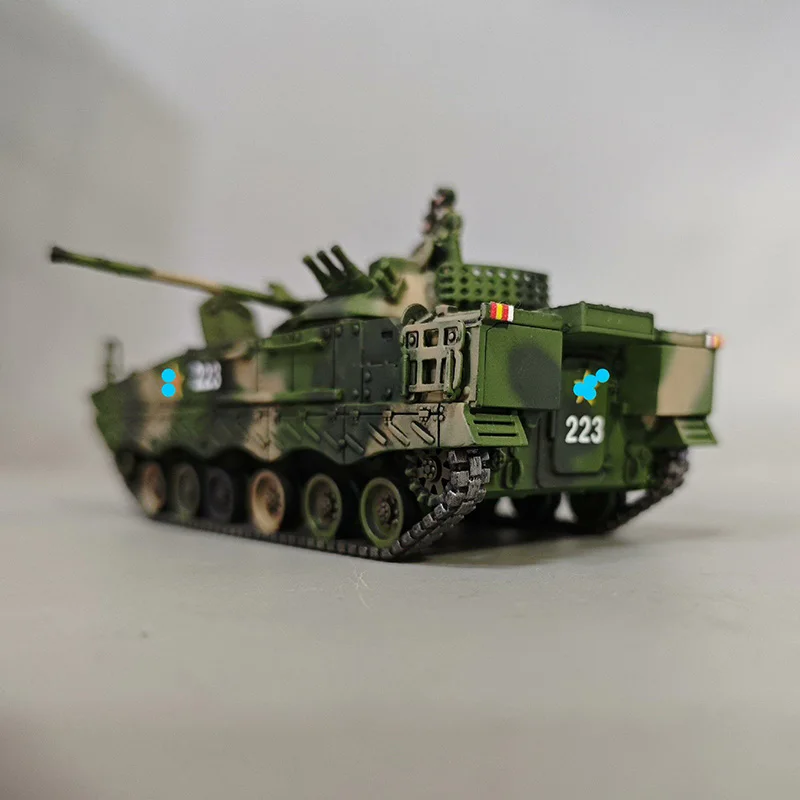 1/72 Chinese ZBD 104A tracked infantry fighting vehicle, hand-painted finished model decorative ornament, plastic material