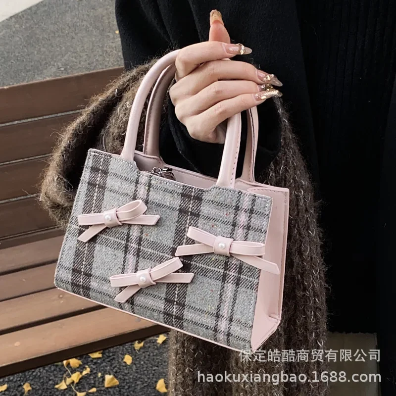 

2025 Hot! Women's Retro Messenger Small Bag - Autumn and Winter Versatile, Casual, Portable, Ideal for Work, Trendy Design