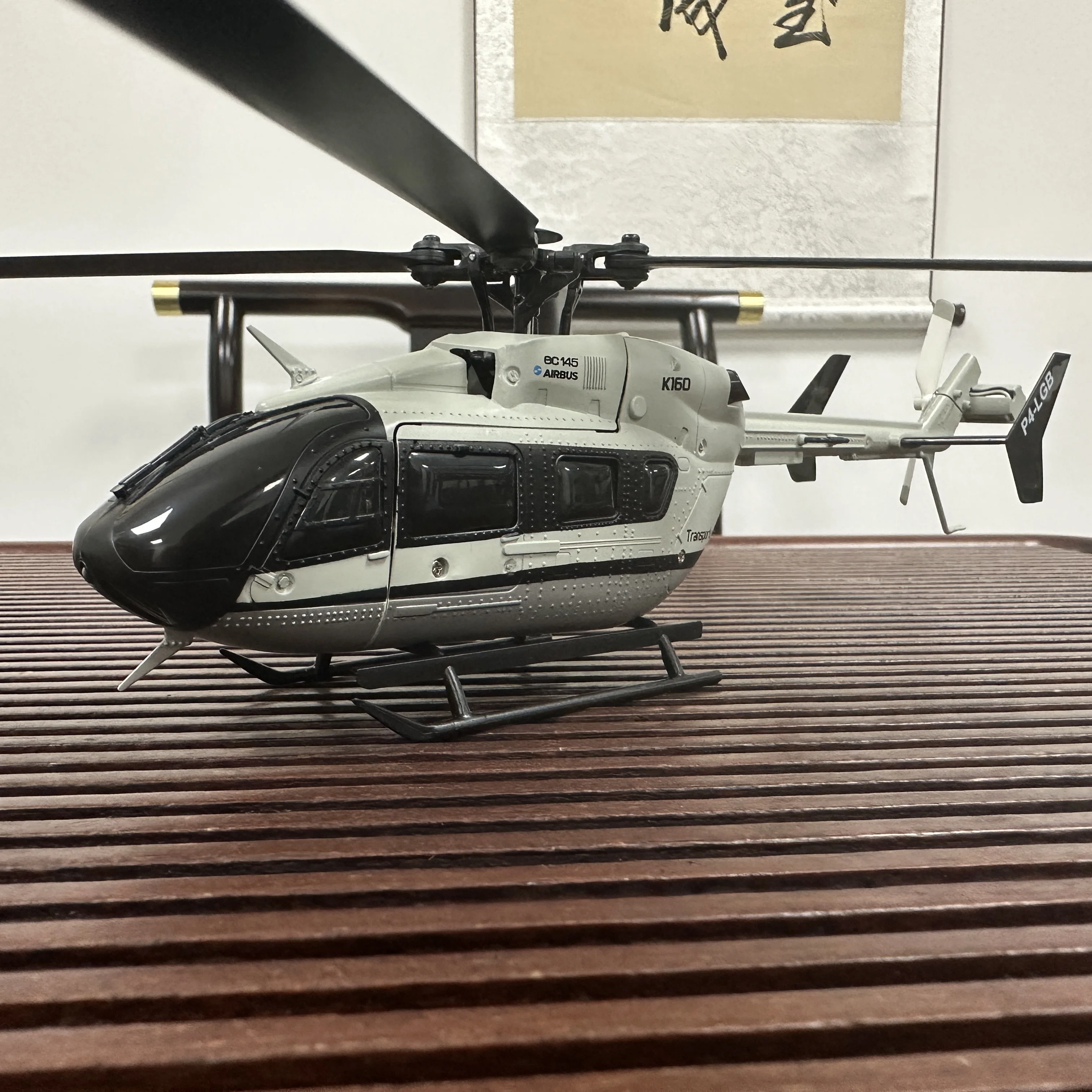 

WeiLi K160 Four channels Brushless Helicopter Model EC-145 Simulation RC Airplane No Flaps High Altitude Stabilization Toy