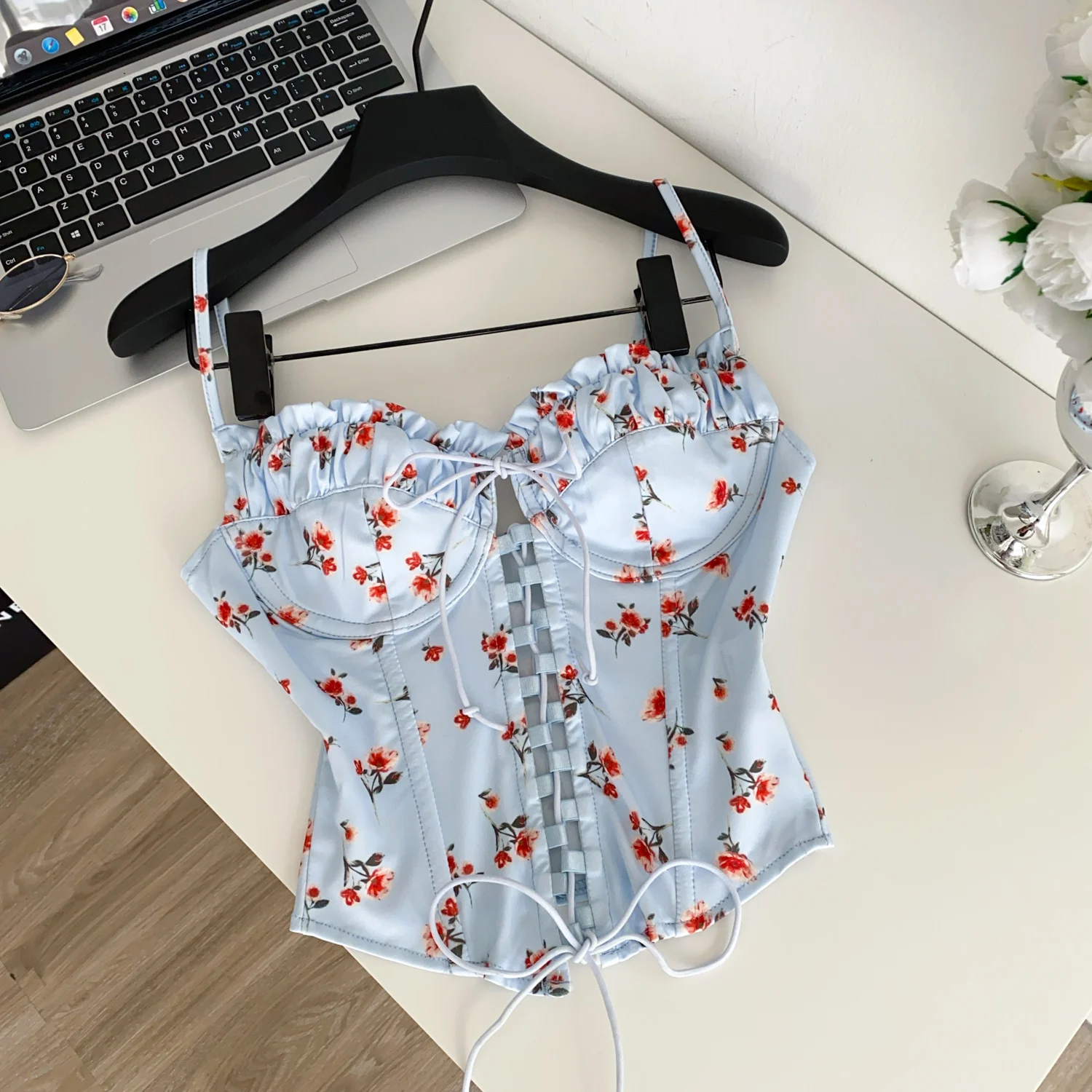 

Винтажный шикарный атласный принт, сращенная майка, базовый сексуальный корейский модный топ без рукавов на бретелях, женский топ