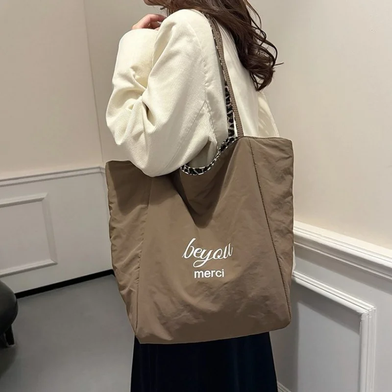 

Stylish Women's Crossbody Bag Genuine Leather Messenger Design Elegant And Lightweight By Luxury Brand Classic Handbags