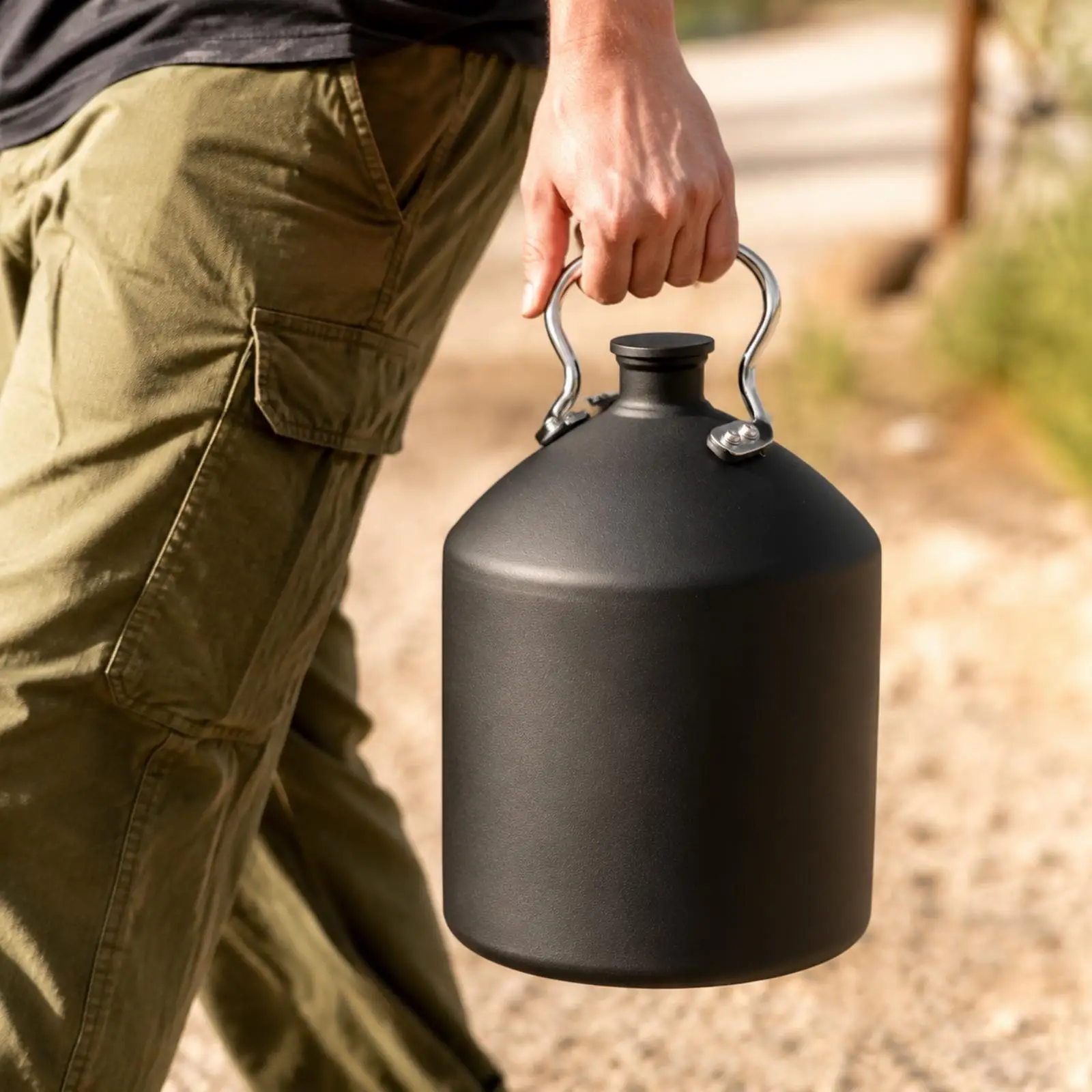 Heavy Duty Stainless Steel Brewing Keg for Beer and Spirits Storage with Secure Sealing Lid
