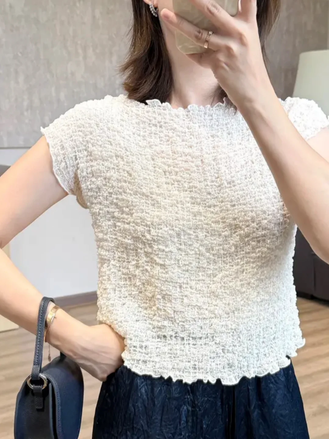 

Summer 2025 Faionable Sweet ort Sve Pleated T-irt Women's Loose Sli Top Small Size ort Length Versatile irt