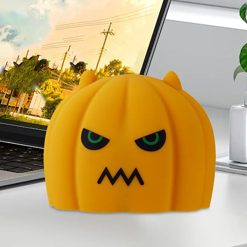 Luce notturna a forma di zucca Luce notturna USB dimmerabile in silicone per bambini Lampada da comodino con luce notturna per dormire a forma di cartone animato