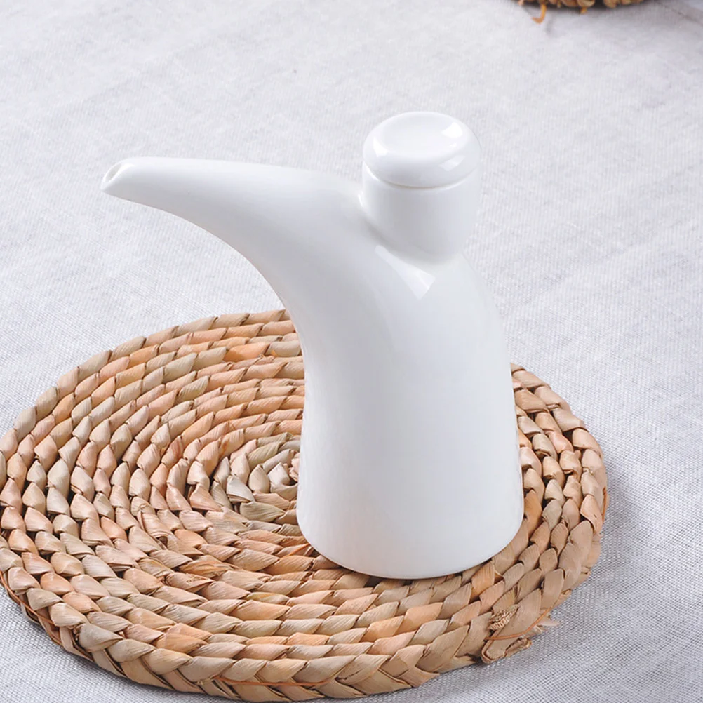 

1Pcs Ceramic Sauce Bottle White Household Condiment Pot for Vinegar Soy Oil Seasoning Storage Kitchen Supply Multifunctional