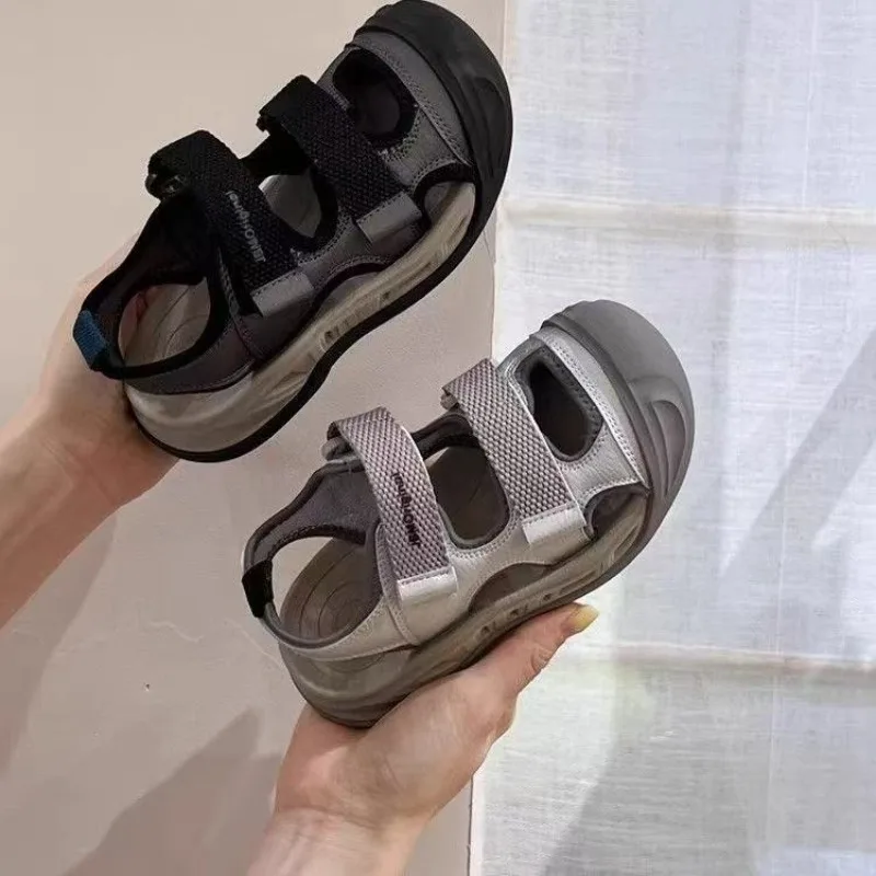 Kindersandalen mit Zehenkappe Weiche Sohle Kinder Freizeitschuhe Rutschfest 2026 Sommer Neue Jungen Mädchen Mode Strandschuhe Trendig – Detail 6