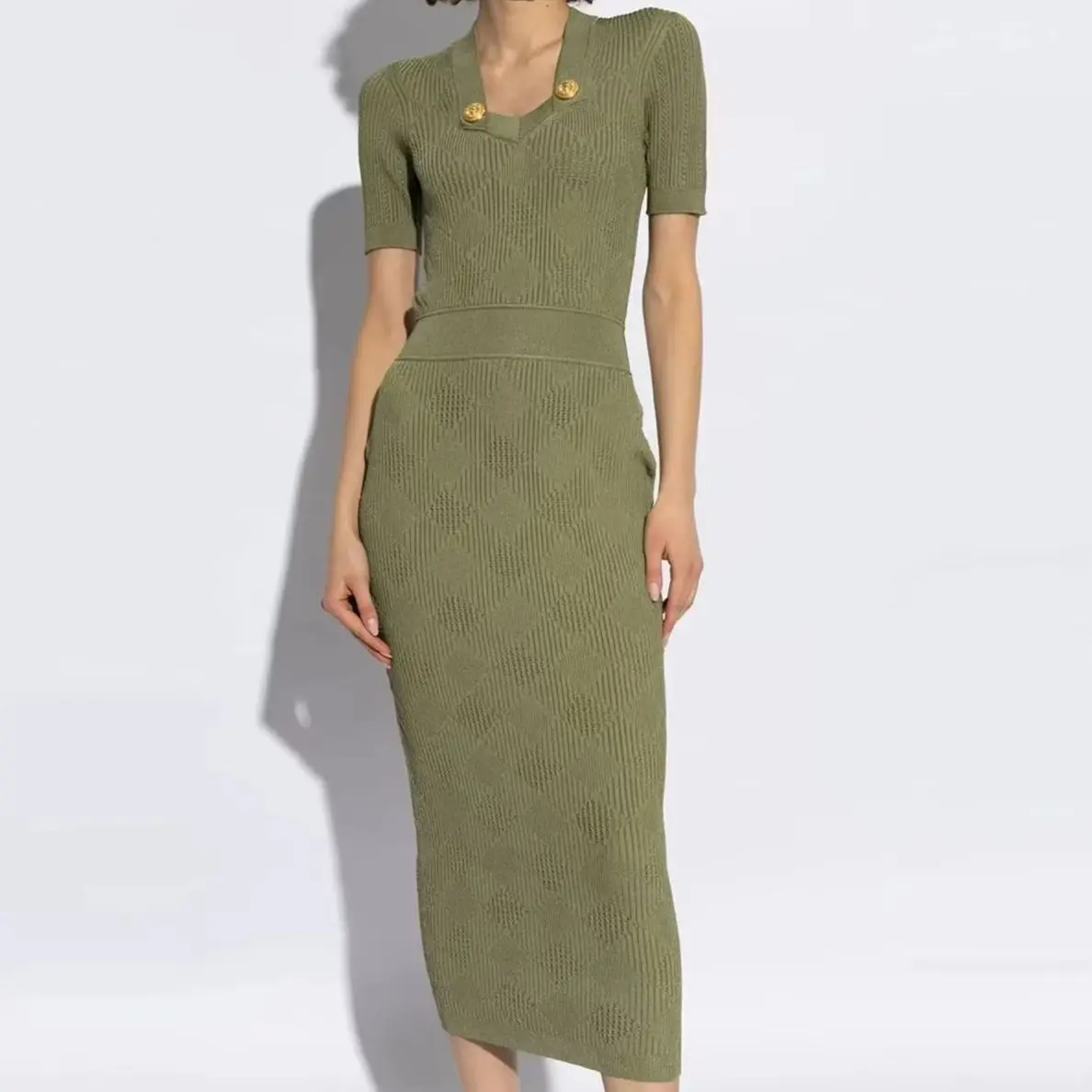 

Весенне-летнее новое модное темпераментное простое и атмосферное трикотажное платье средней длины с короткими рукавами