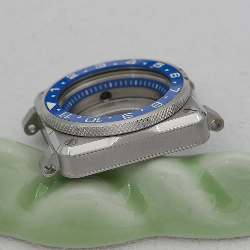 حافظة ساعة SKX007 مربعة الطيار مع قرص كريستال الياقوت متوافقة مع NH35، NH36، 7S26 4R حافظة ساعة رجالية