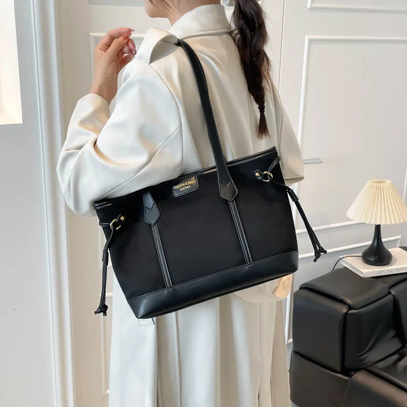 

2025 Fall Winter Vintage Tote Bag, Spacious Shoulder Purse for Women, Fashion Commuter Bag, Luxe Trendy Crossbody Tote​