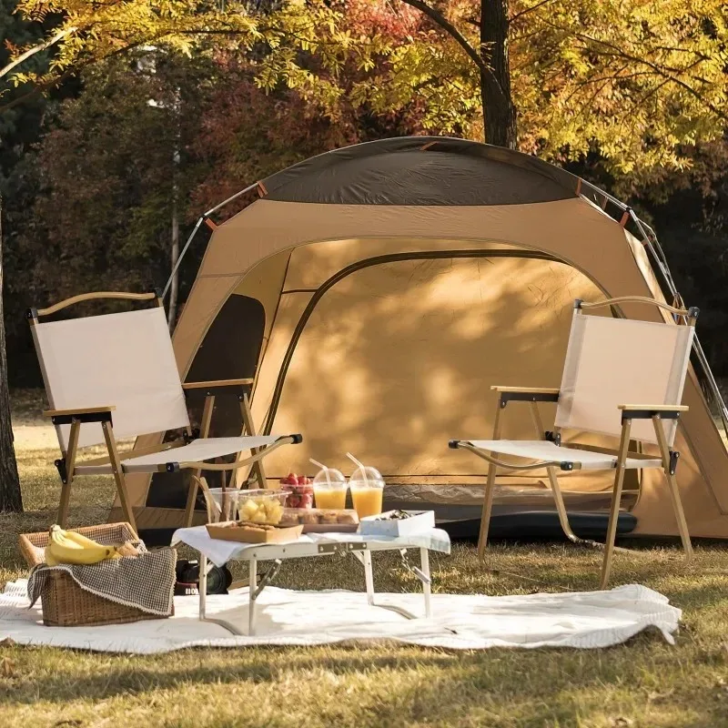 عبوتان من كراسي التخييم الكاكي بإطار فولاذي ومساند للذراعين الخشبية