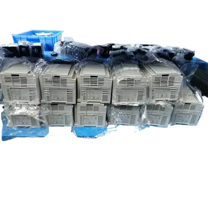

Программируемый контроллер AFPX0L30R-F FP-X0L30R FPX0-L30R% новый и ПЛК