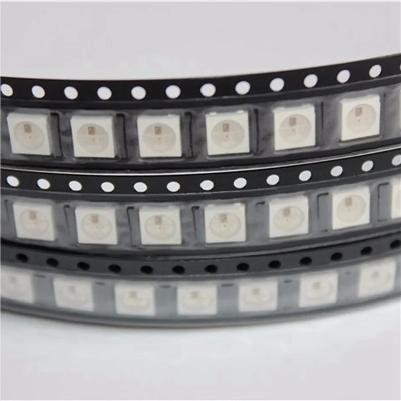 AT29-1500Pcs WS2812B (4핀) LED 칩 5050 RGB SMD 흰색 버전 WS2812 개별적으로 주소 지정이 가능한 디지털 픽셀 DC5V