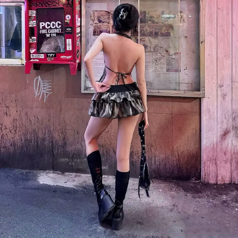 Zweiteilige Sets Damen-Outfits, heißer sexy Mädchen-Stil, hochwertig gestaltete Nische mit V-Ausschnitt, große rückenfreie Neckholder-Weste + kurzer Rock