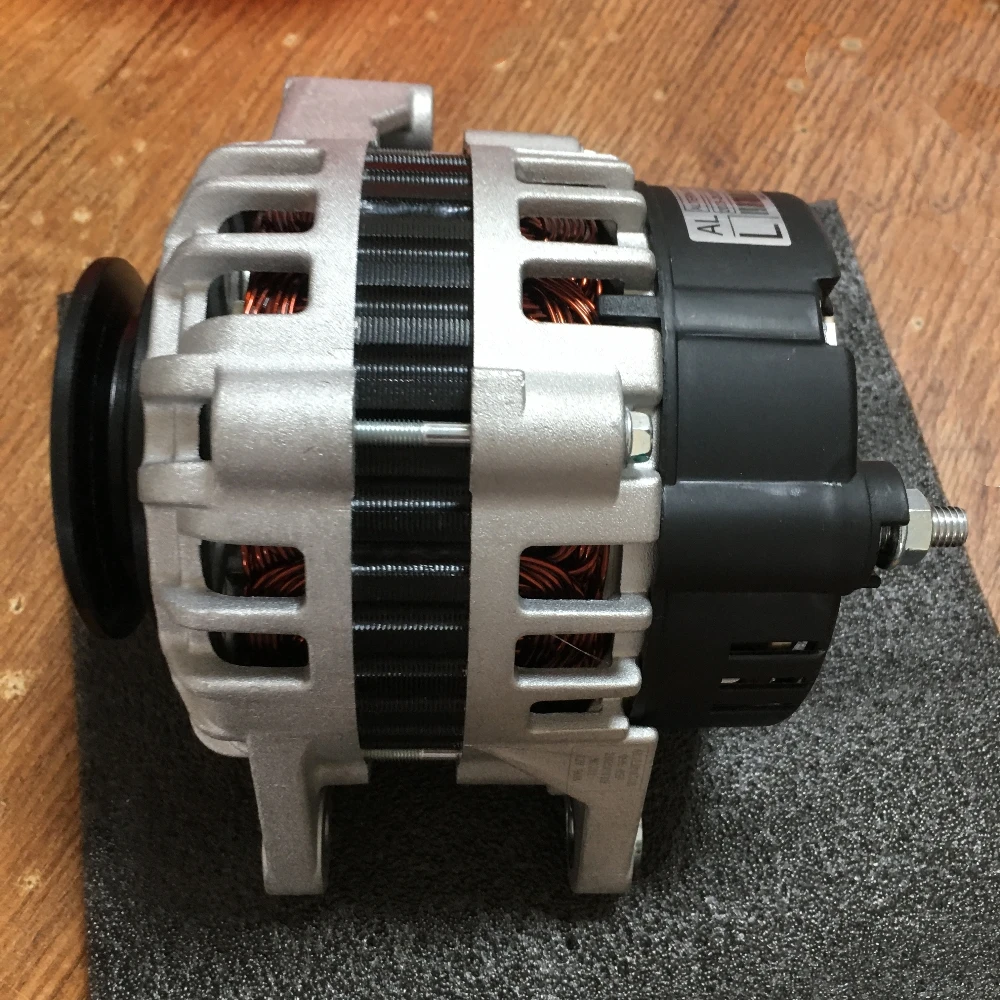 

Генератор переменного тока 12В 90А (артикул 6678205) для погрузчиков Bobcat S130, S185, S205, S300, S550