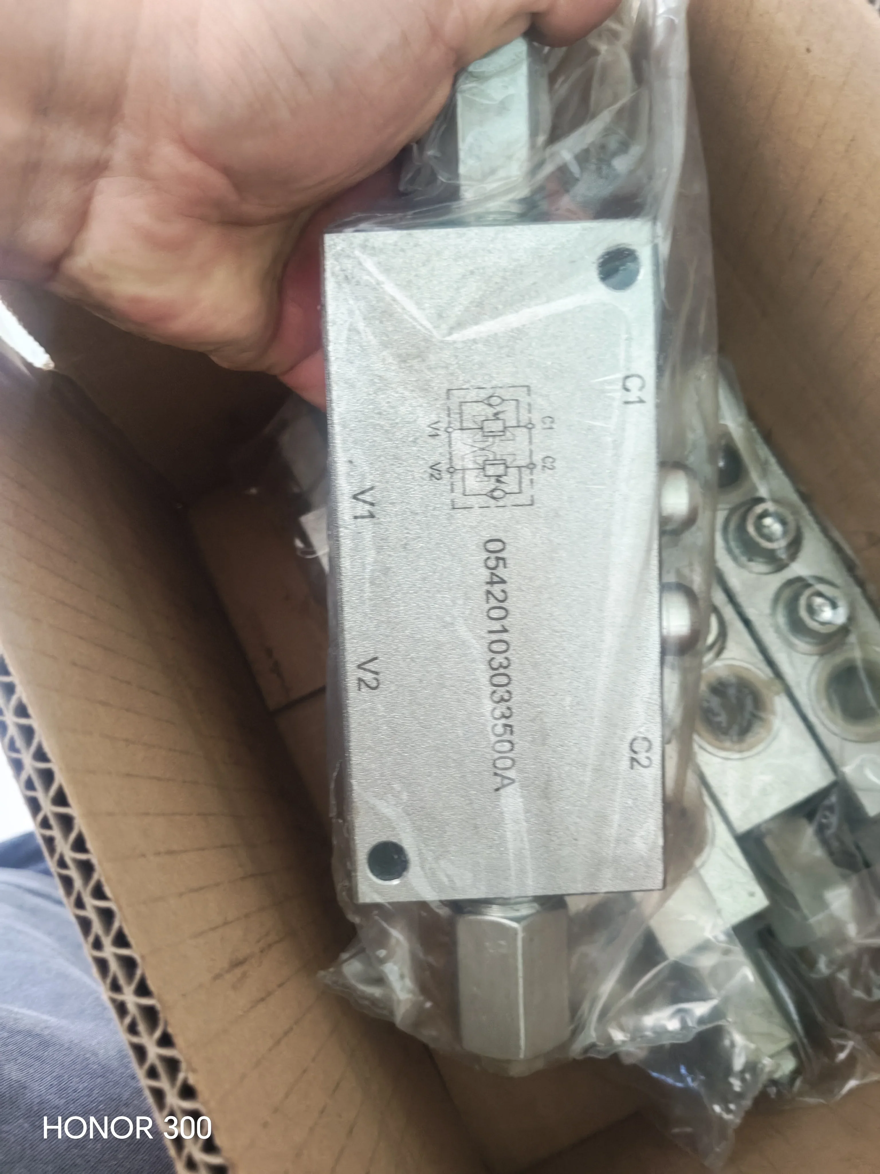 Folding arm crane oil cylinder balance valve, hook arm car balance valve