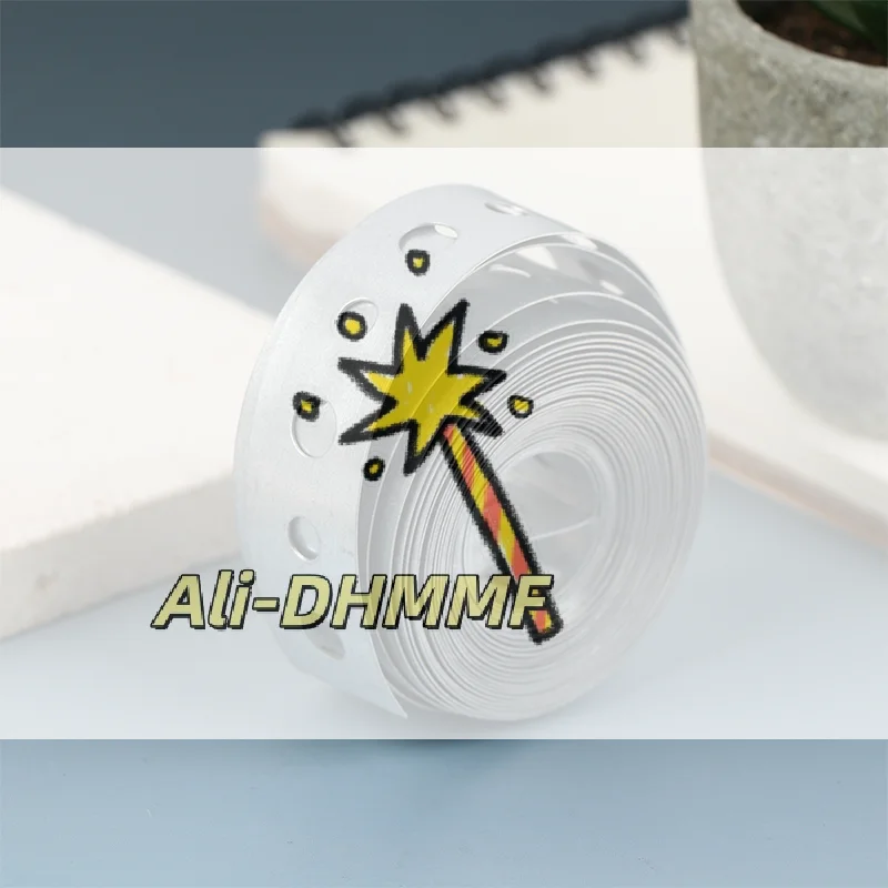 Umreifung aus verzinktem Stahl mit vorgestanzten Schlitzen – robustes Metallband mit mehreren Steckplätzen für Rohrstützen und Blecharbeiten