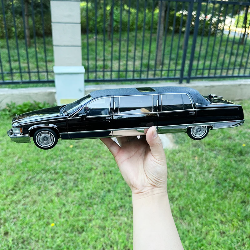 1:18 for Cadillac fleetwood Extended version Concierge car alloy simulation car model collection display display gifts