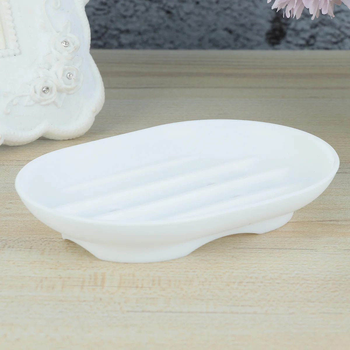 

4Pcs Non-Slip Silicone Soap Holder Oval Flexible Bright Color Hollow Drain Soap Dish for Bathroom Kitchen Shower Tray