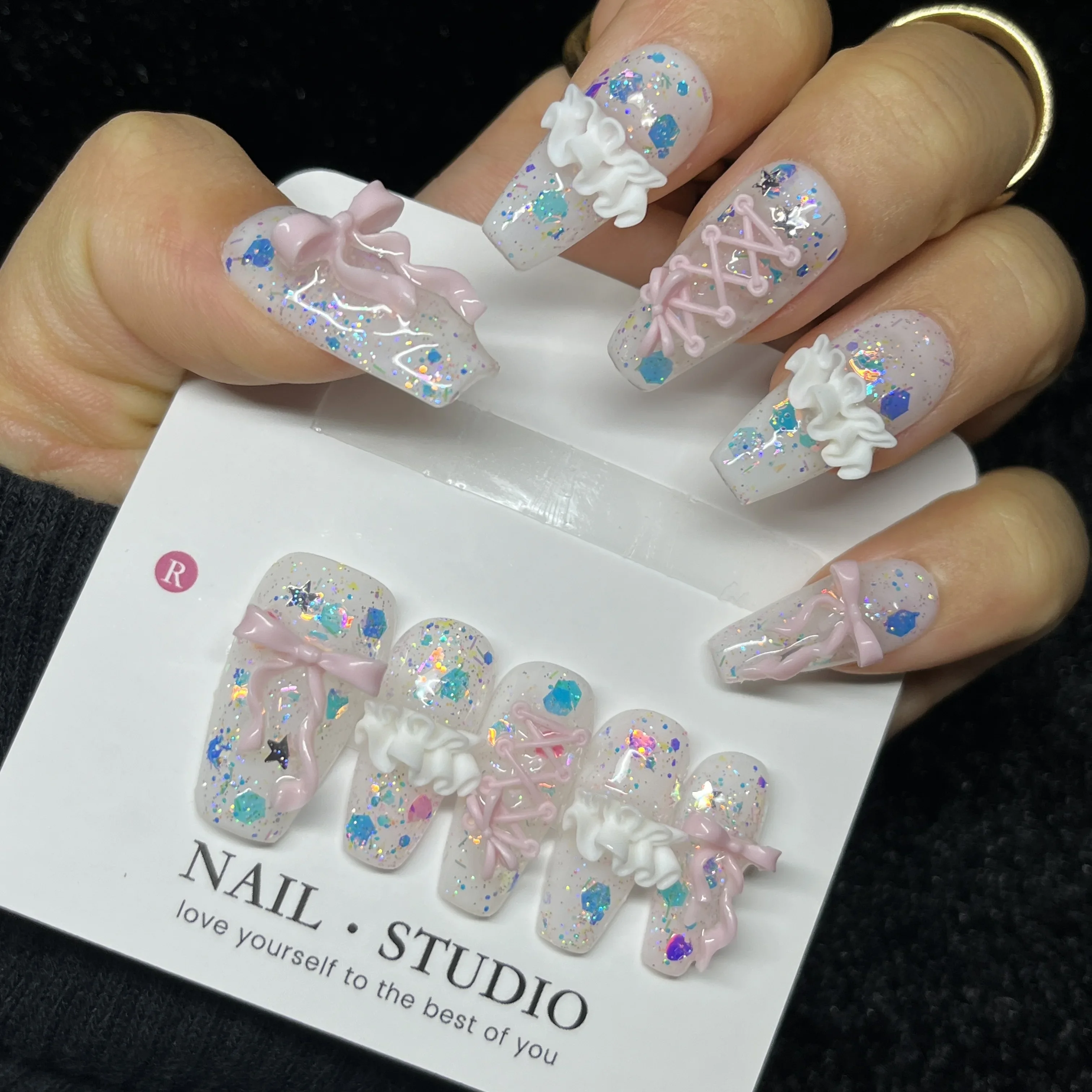 10 Stück handgemachte Nägel zum Aufdrücken, süße 3D-Schleife, Rüschen, langer Sarg, rosa, weiß, glitzernd, Kawaii-Blumen, künstliche Nägel, Acryl für Frauen