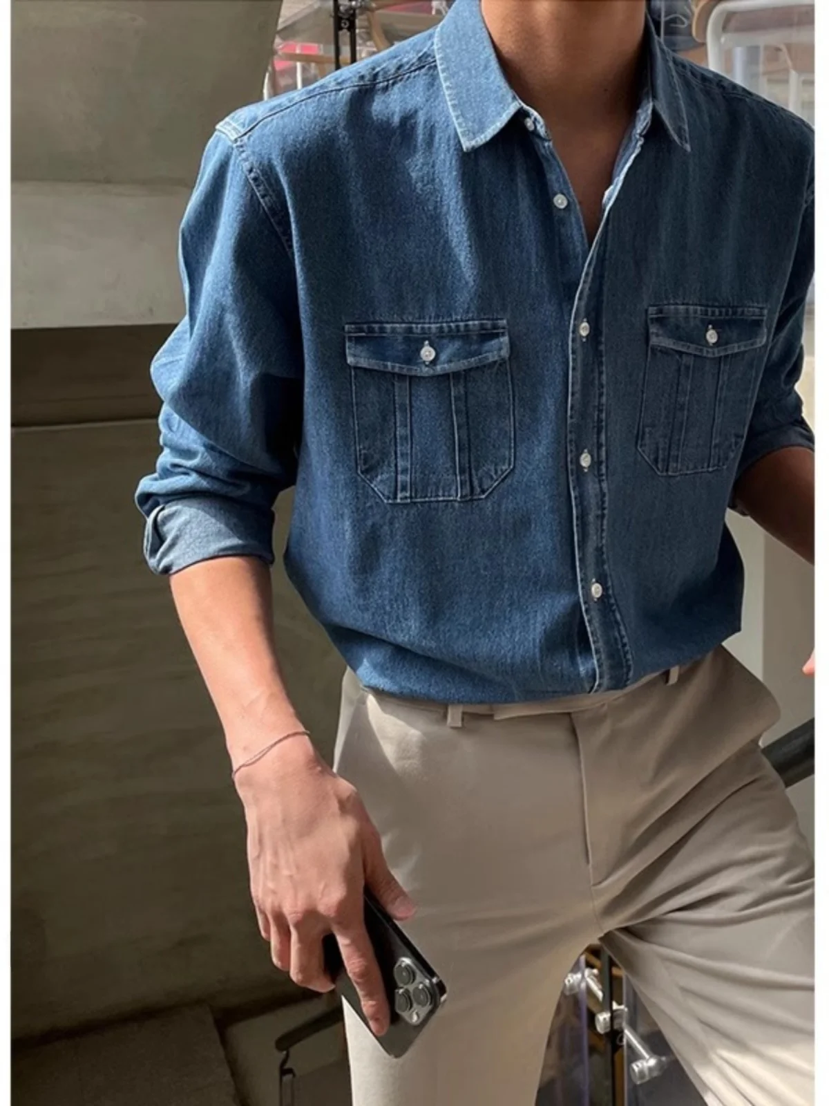 

Мужская повседневная удлиненная джинсовая куртка на весну-осень, модная ретро-фурнитура, простая универсальная модель свободного кроя...