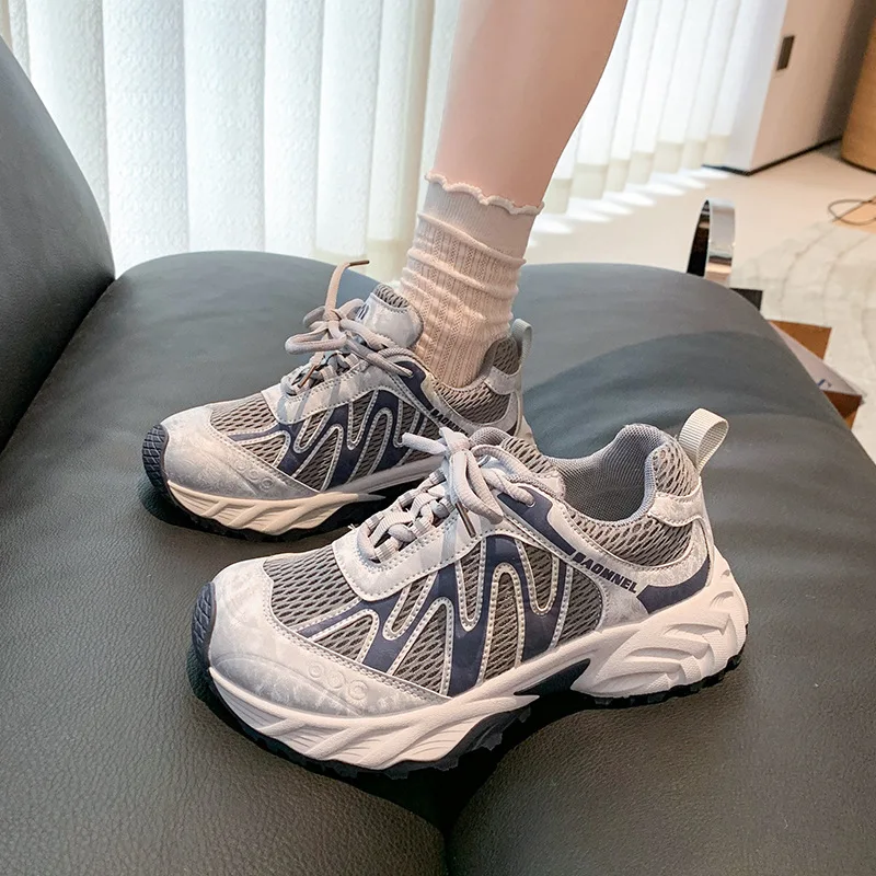 

Vintage Super Popular Thick-Soled Dad Shoes for Women, European Style, Lightweight Mesh Sneakers for Petite Women