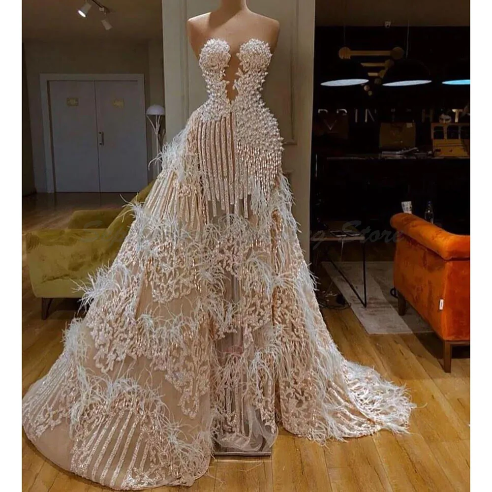 Splendide robe de soirée avec train détachable chérie perles majeures plumes appliquées paillettes robes de soirée formelles sur mesure
