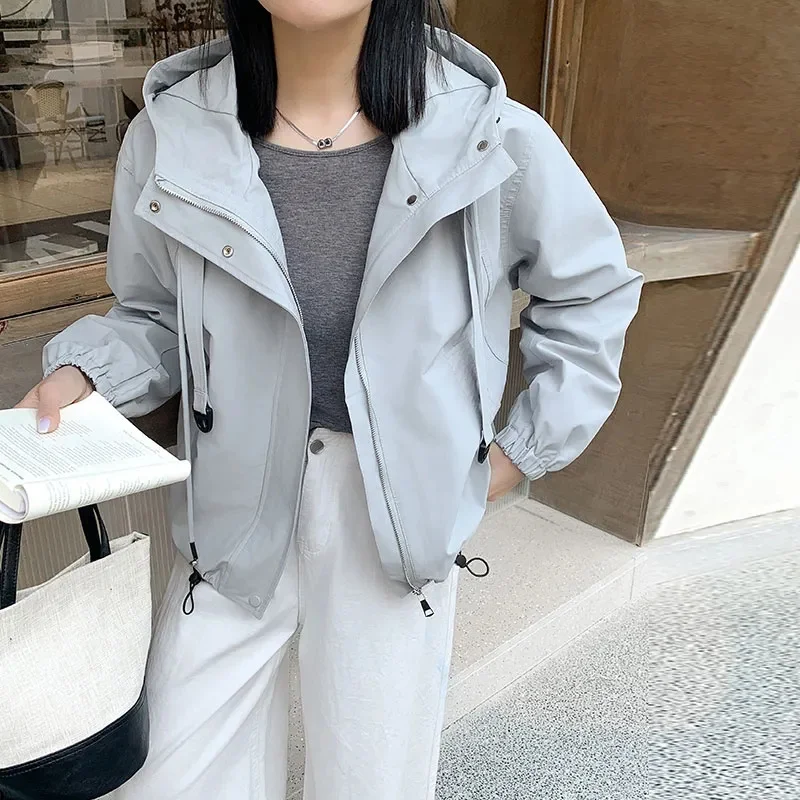Giacca a vento coreana con cappuccio con coulisse Giacca da donna Primavera Autunno 2025New Nicchia Outwear Cappotto casual allentato Top femminile