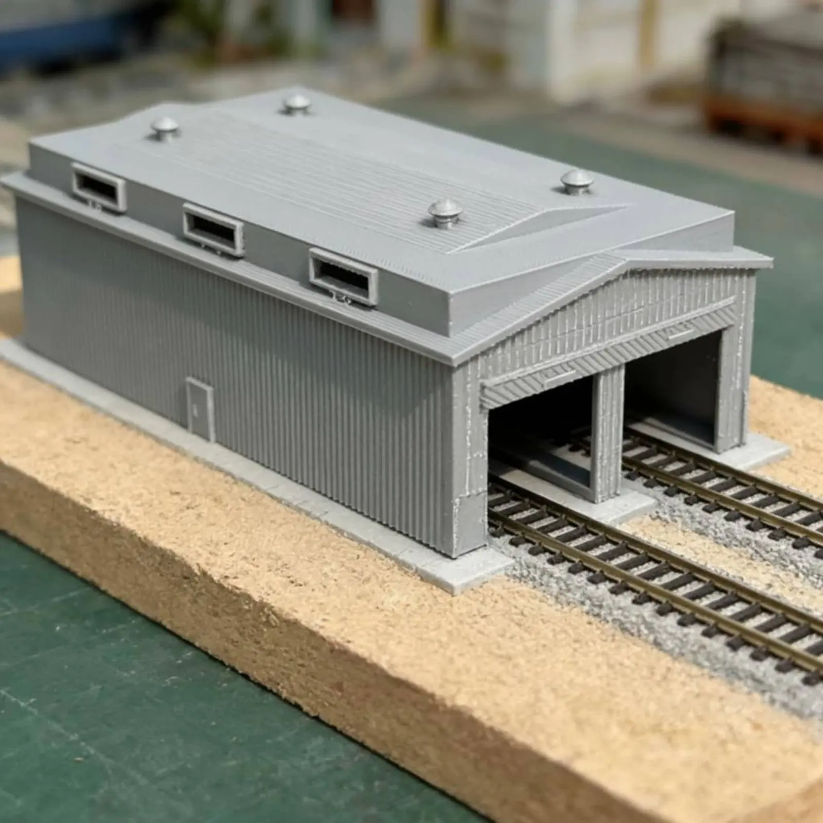 

1/160 Railroad Shed DIY N Scale Train Depot Plastic Train Station Building Display Scene Piece Locomotive Depot Model