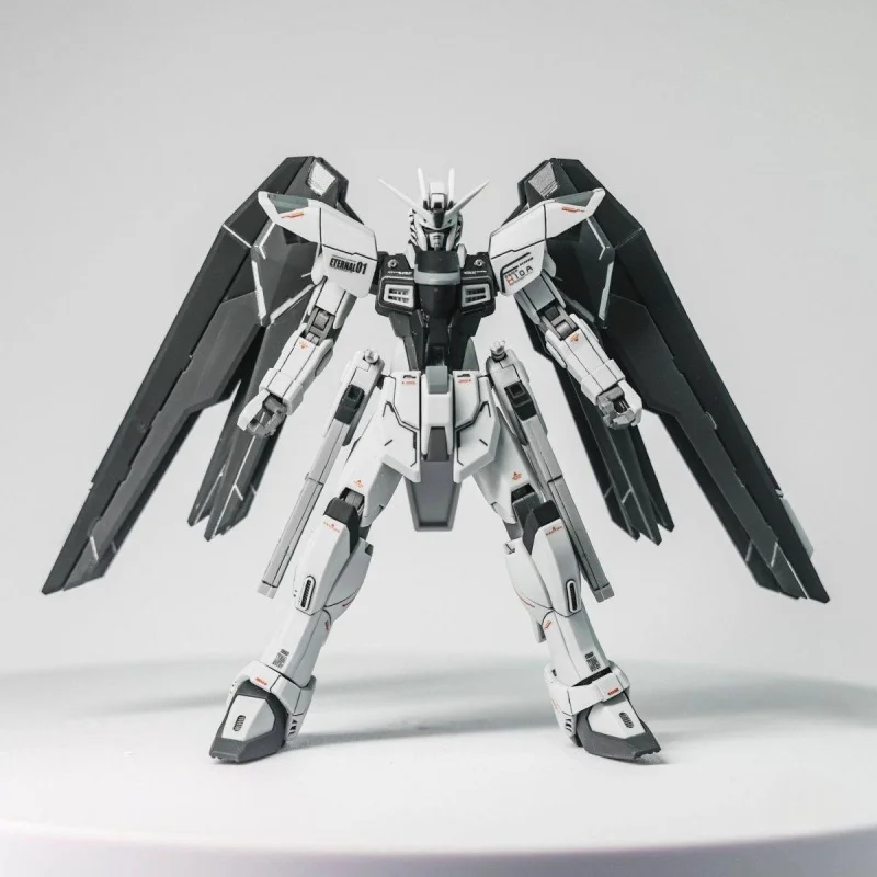 

HG Strike Freedom Not Activated Color Scheme Black and White Color Matching 1/144 Assembled Mecha Model