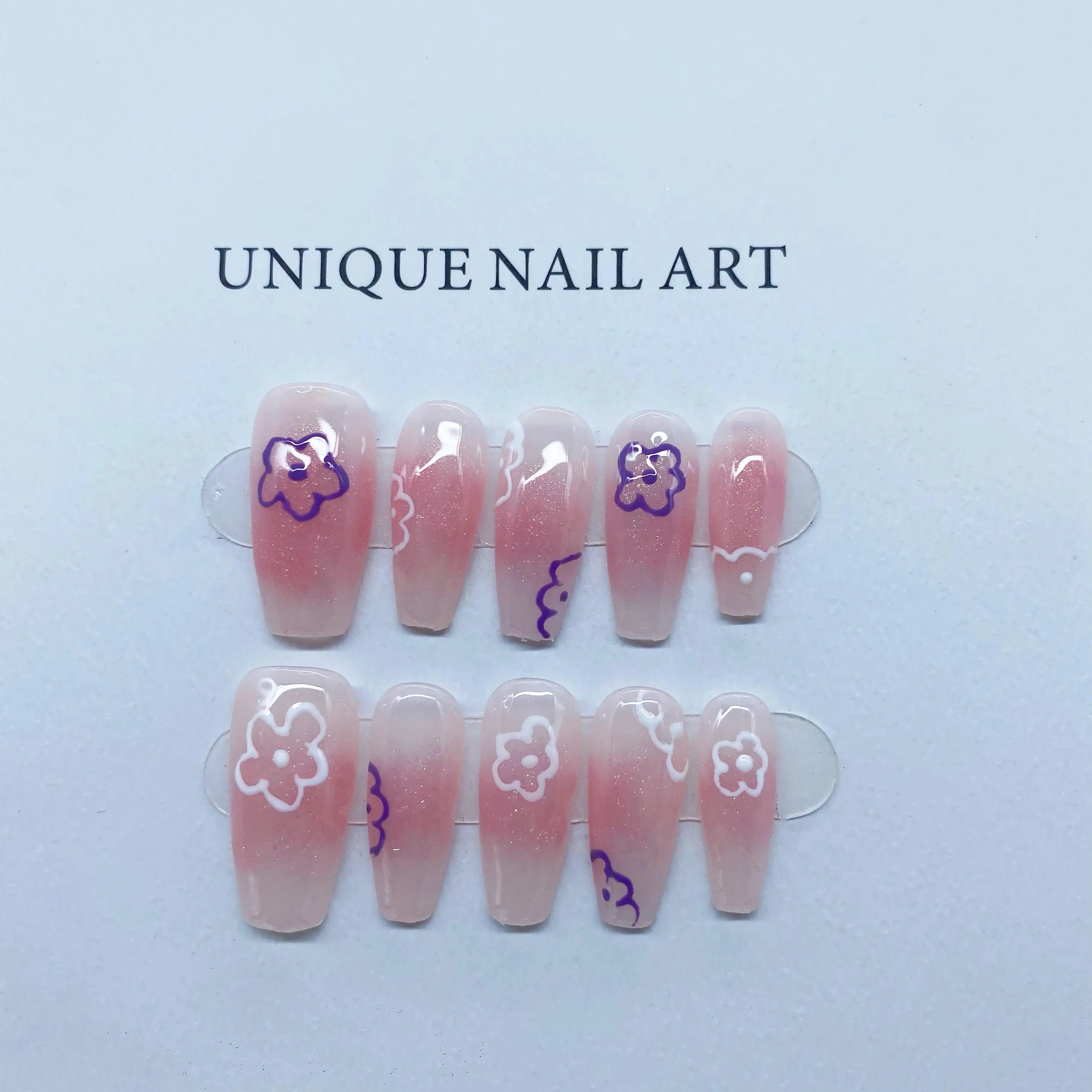 Blush Hand-Painted Small Flower Gentle Desire Detachable Reusable High-Quality Elegant White Handmade Press On Nails