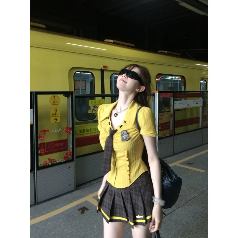 

Новые летние рубашки, клетчатые топы с короткими рукавами, юбки для горячих девушек, костюмы из двух предметов с высокой талией, модные американские милые костюмы для колледжа