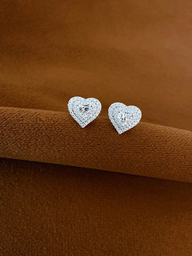 LUOWEND 100% 18K White Gold Earrings Luxury Heart Shape Real Natural Diamond Stud Earrings for Women High Wedding Jewelry