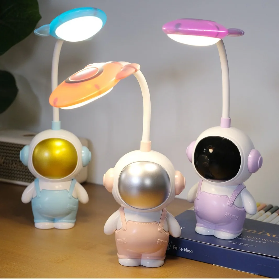 

LED Folding Cartoon Desk Lamp Astronaut Night Light Charging Model Bedroom Bedside Lamp Decoration Children'S Birthday Gift