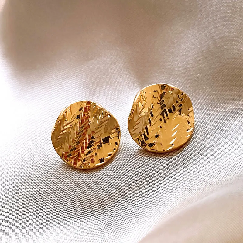 Fashion Metal Pleated Textured Round Stud Earrings For Women Vintage Irregular Geometric Temperament Earrings Daily Jewelry Gift