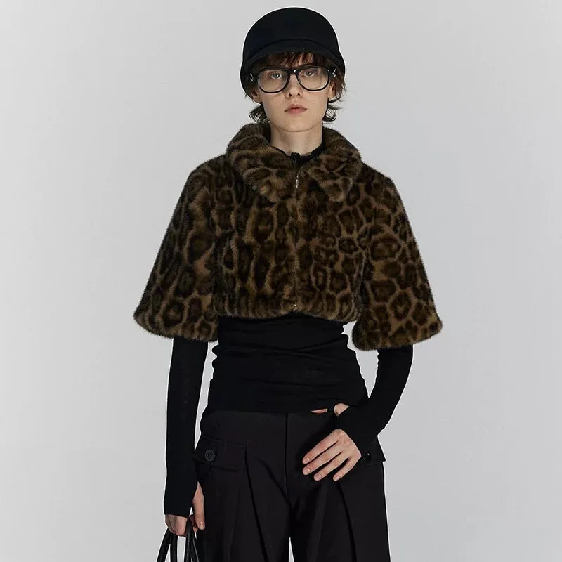2026 Новая женская укороченная куртка с леопардовым принтом, модная уличная одежда, короткое пальто с лацканами и половиной рукава, женское теплое короткое пальто на меху на молнии
