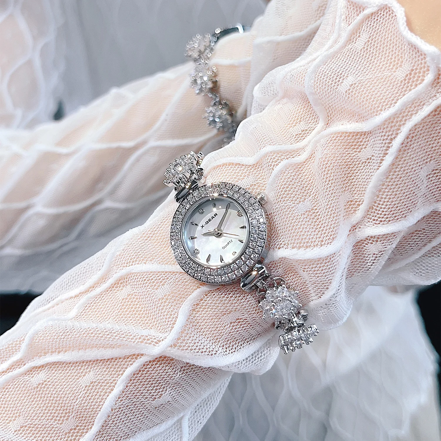 Quartz ladies' watch gift for girlfriend temperament bracelet fashionable diamond crystal waterproof ladies watch gift