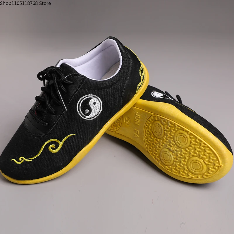 أحذية فنون الدفاع عن النفس أحذية تاي تشي قابلة للتنفس أحذية الووشو الصينية التقليدية للكبار أحذية رياضية للتدريب في الهواء الطلق