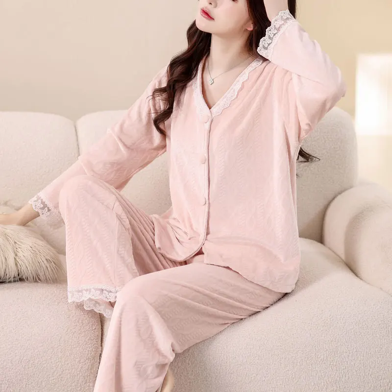 Hot Minimalist Island Velvet Leisure Wear Autumn and Winter Lesbian Fashion Long Sleeves Loungewear Set Two-Piece Set Dopamine