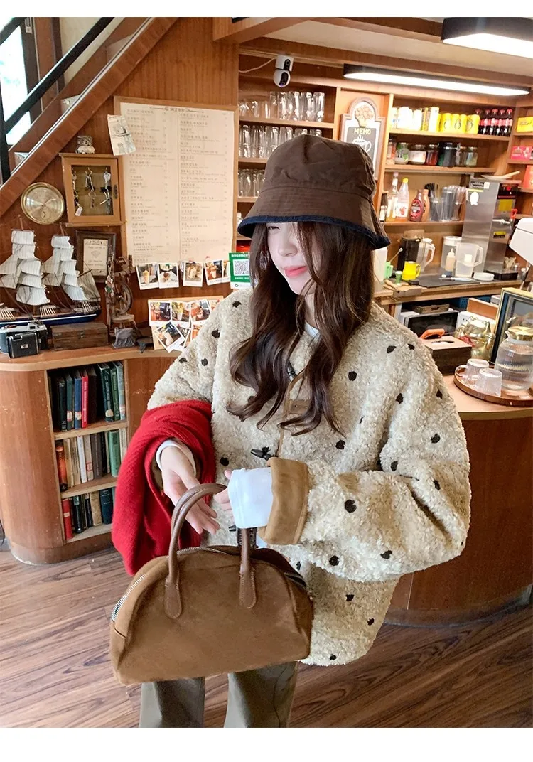 AW 2026 New Women Reversible Faux Suede Shearling Short Coat Polka Dot Furry Thick Warm Faux Fur Integrated Winter Outerwear