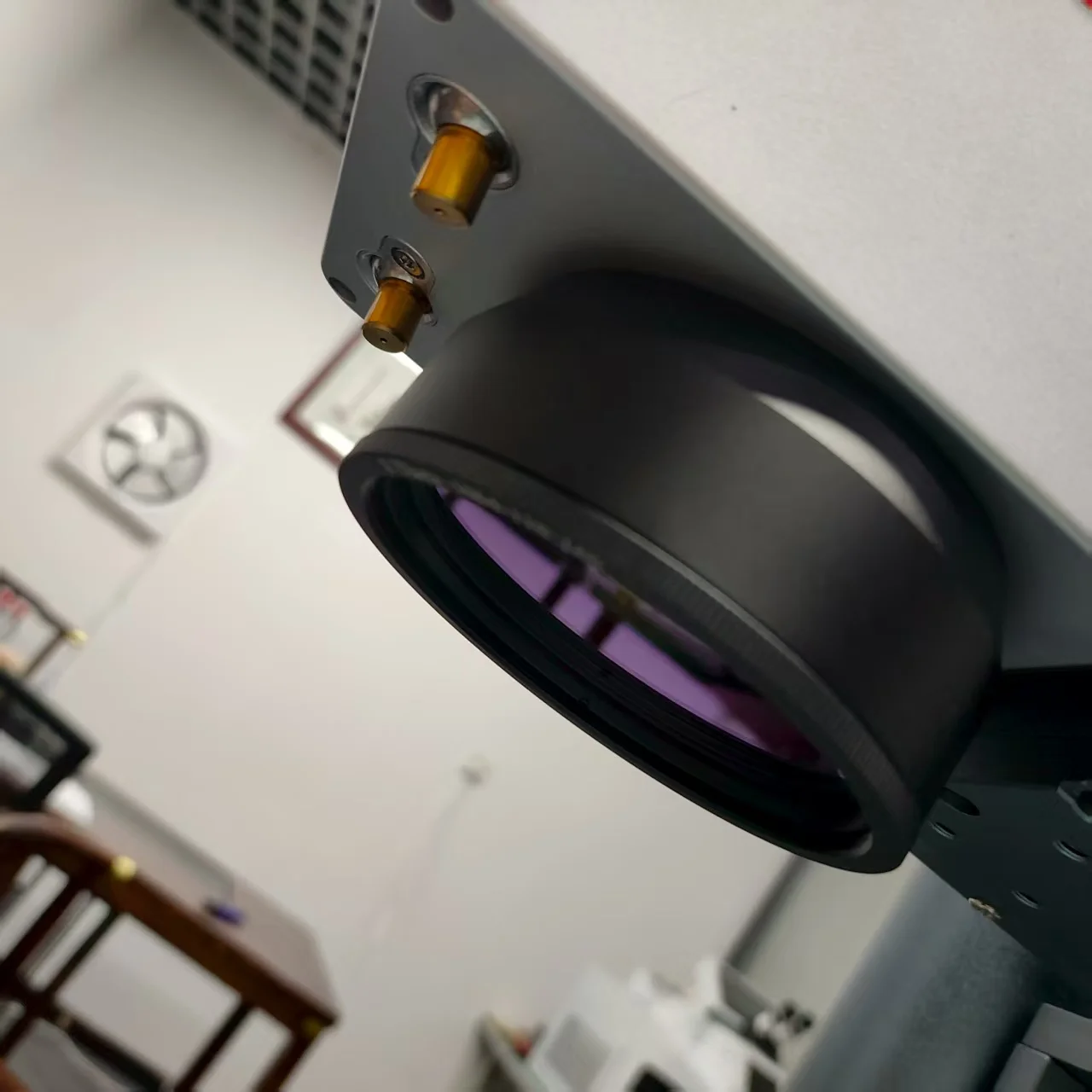 

Волоконный лазерный маркер с ультратонким разрешением для микрочипов, электронных компонентов, печатных плат, точная маркировка, небольшой символ