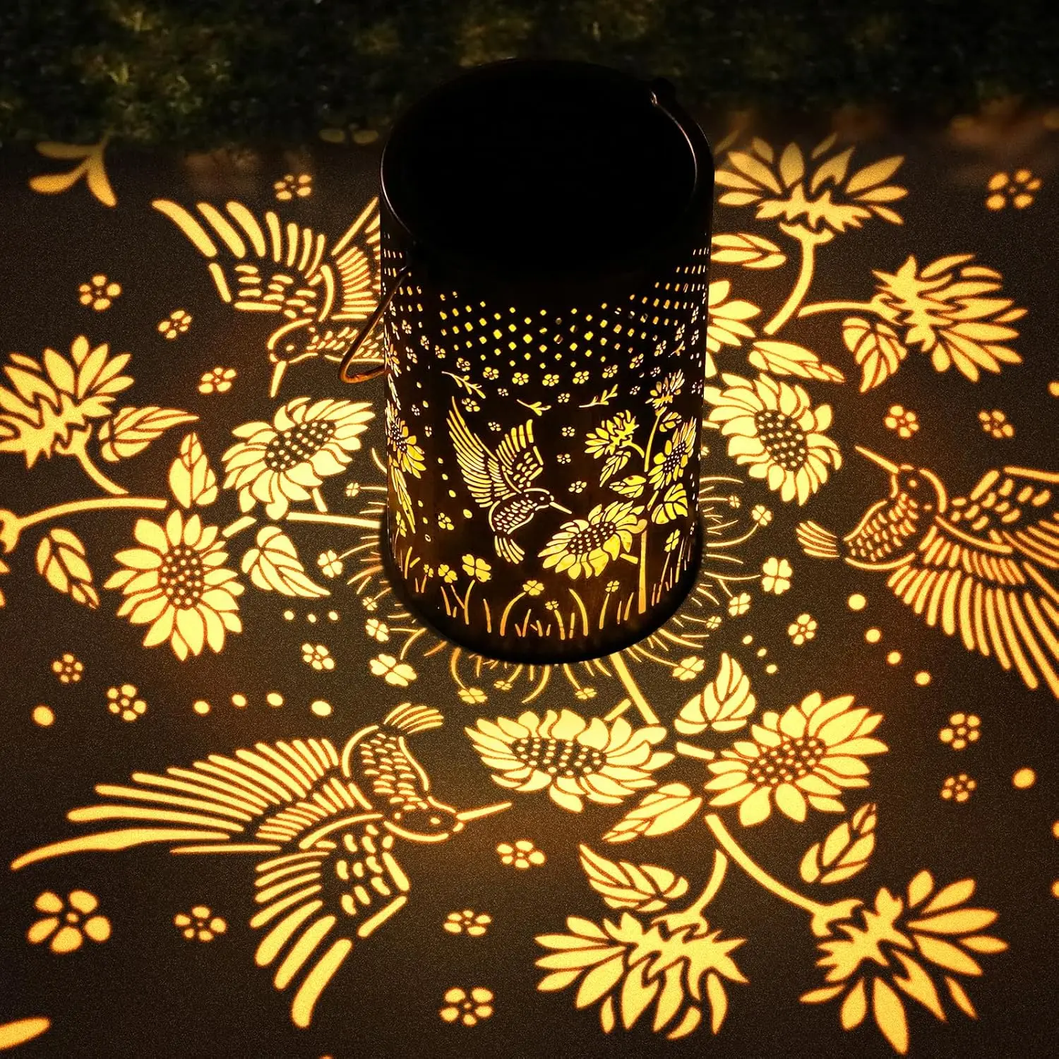 

Solar Lanterns Outdoor Waterproof, Hummingbird Sunflower Garden Decor for Patio, Yard, Landscape – Best Gifts for Mom, Women, Gr