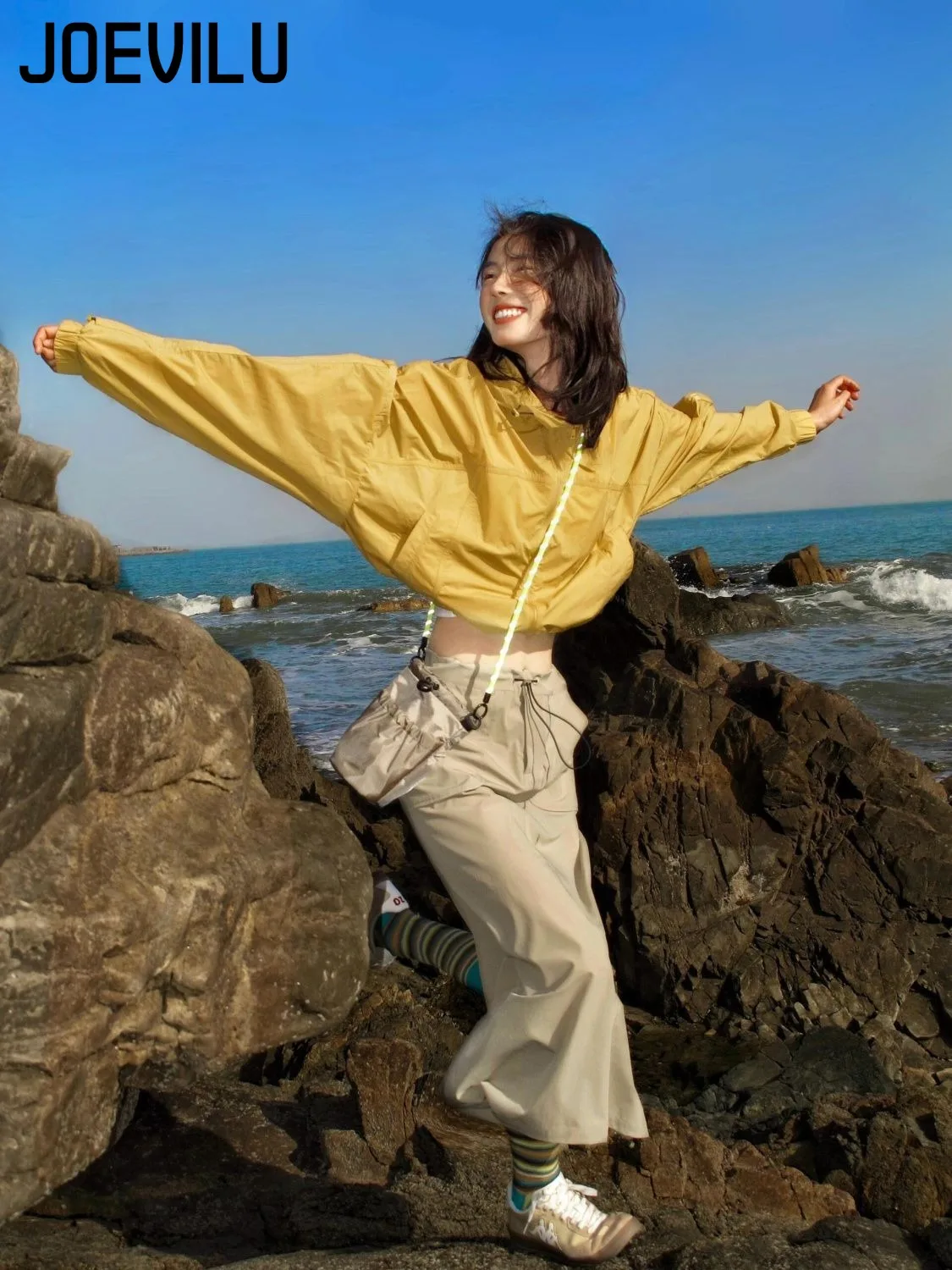 

JOEVILU Retro Outdoor Hooded Coat Women Korean Version of The New Loose Zip Sun Shirt Thin Light Breathable Long-sleeved Jacket