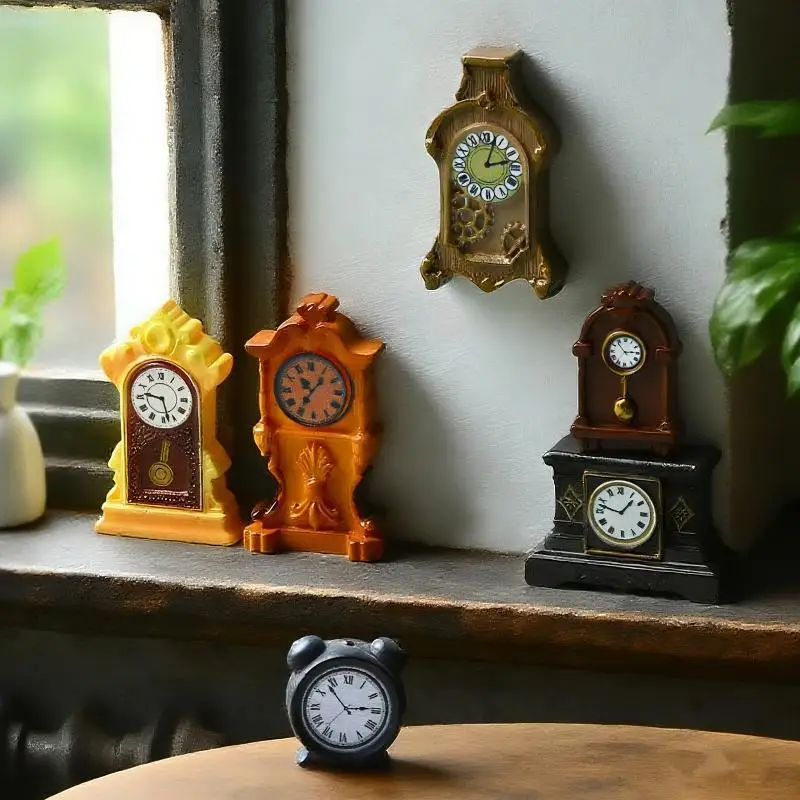 1/8Pcs Doll House Accessories 1:12 Dollhouse Miniature Wall Clock European Vintage Clock Furniture Model Decor Toy